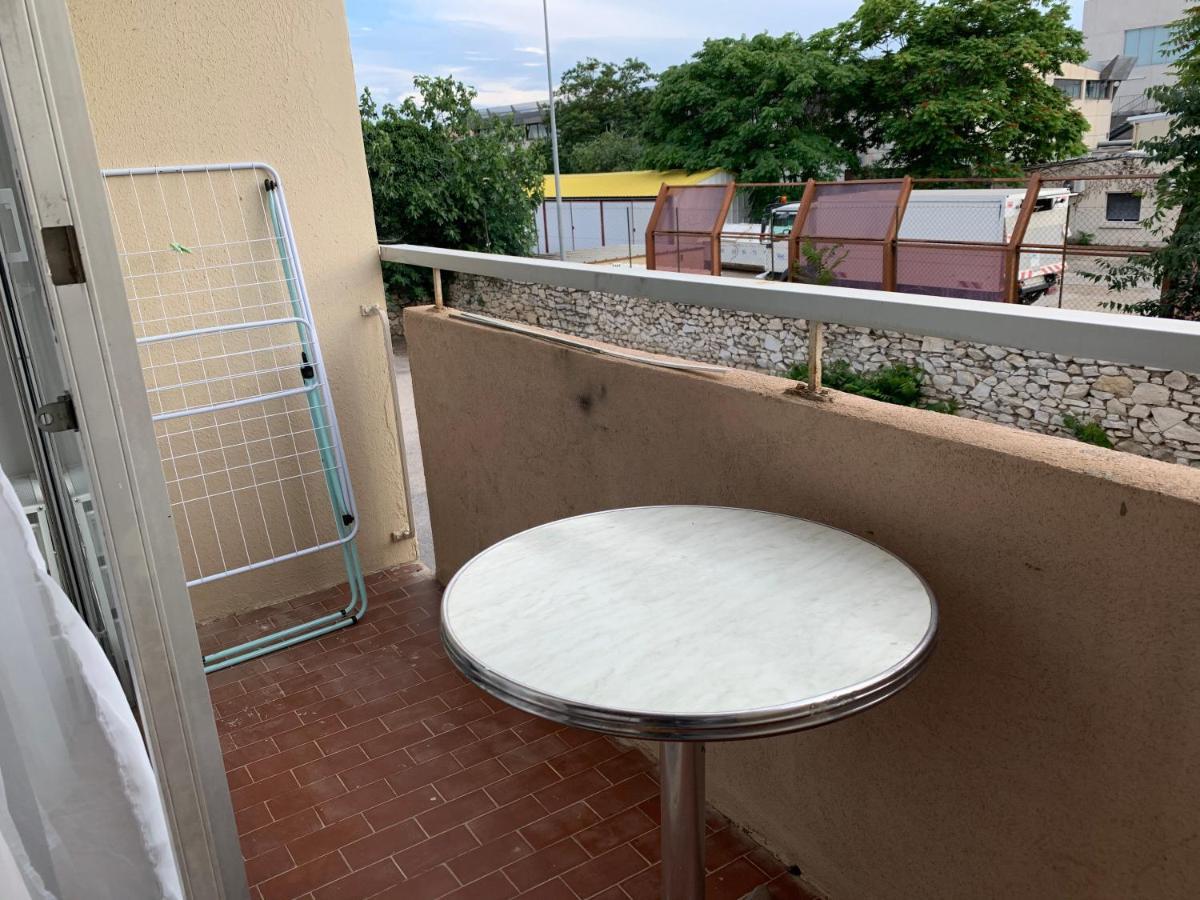 Apartament Nimes Studio Les Lavandes Parking Securise Zewnętrze zdjęcie